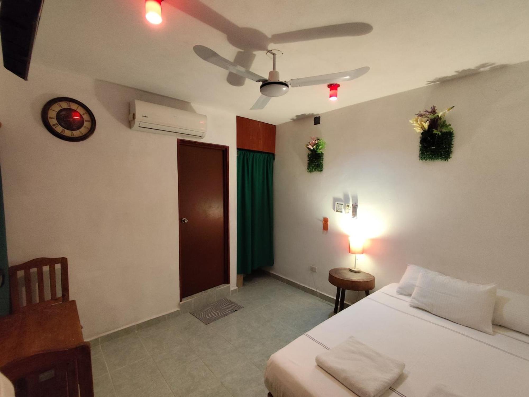 Alojamiento Ya'Ax Nah Playa del Carmen Zewnętrze zdjęcie